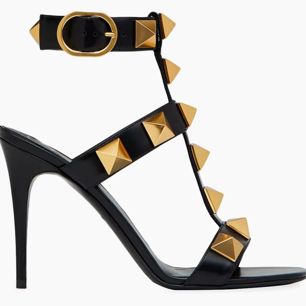 💕HP💕💯Authentic Valentino Garavani Roman Stud Sandals 100M 💕Size 41.5💕